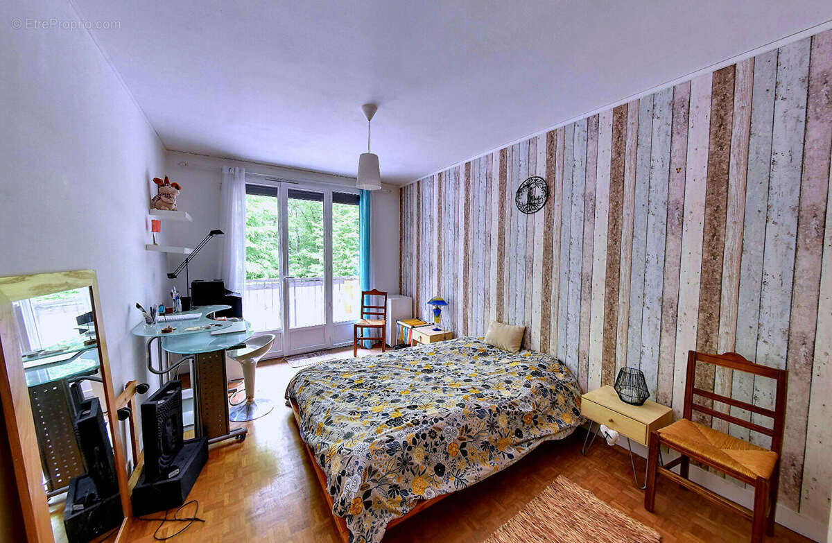 Appartement à OZOIR-LA-FERRIERE