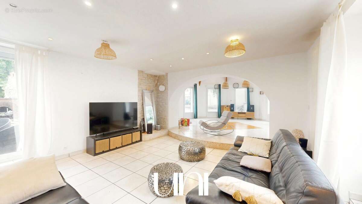 Maison à CORMELLES-LE-ROYAL