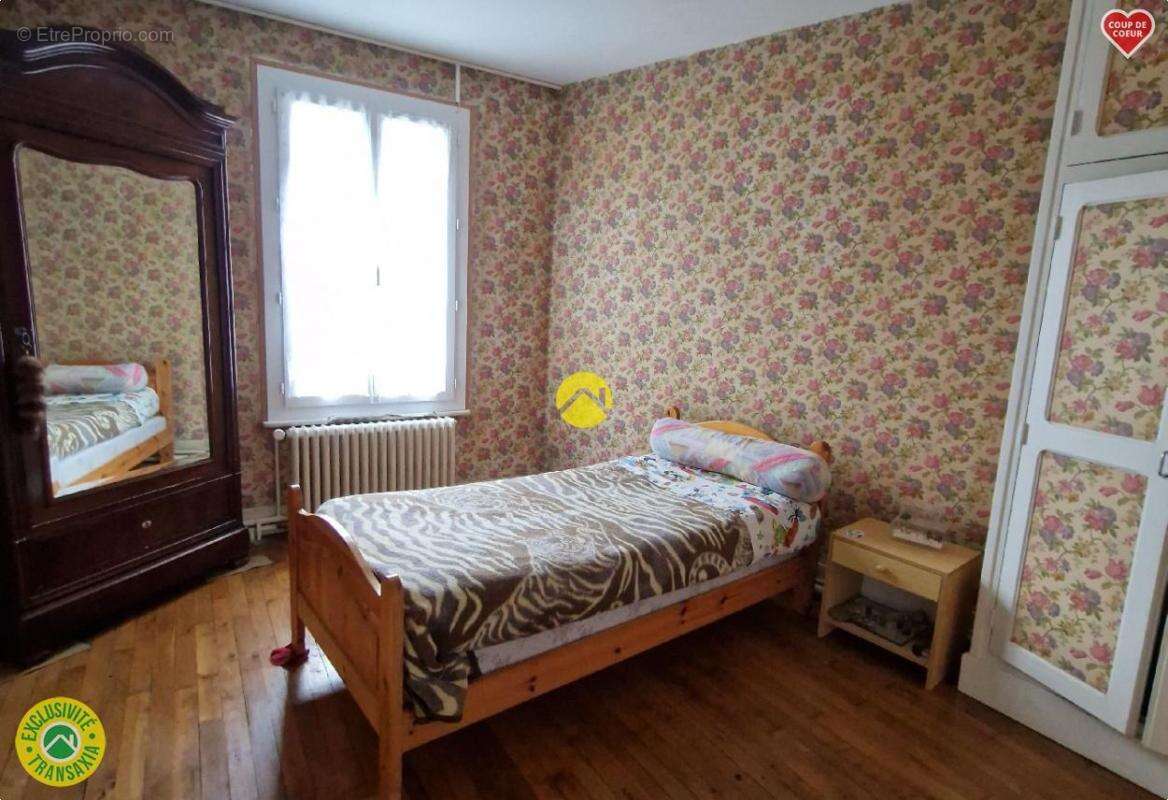 Maison à LA GUERCHE-SUR-L&#039;AUBOIS