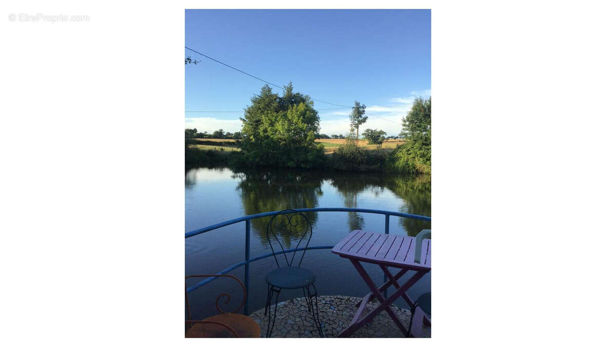 Maison à LASSAY-LES-CHATEAUX