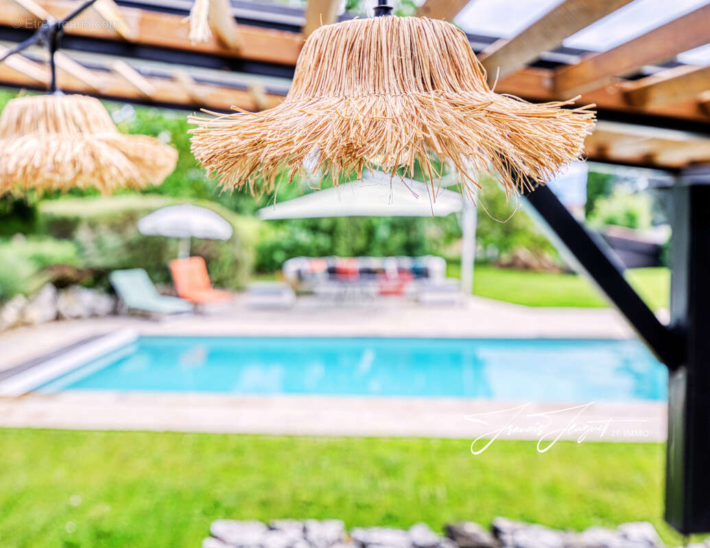 Maison à PERS-JUSSY