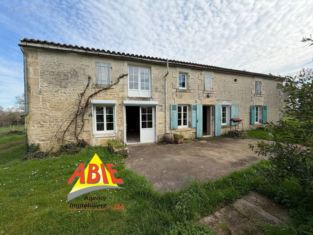 Photo 1 - Maison à BENET