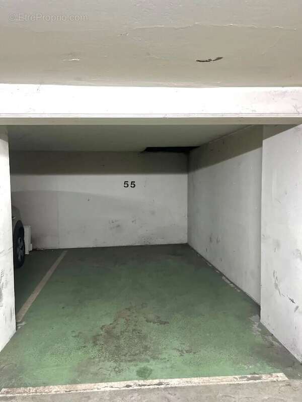 Parking à PARIS-14E