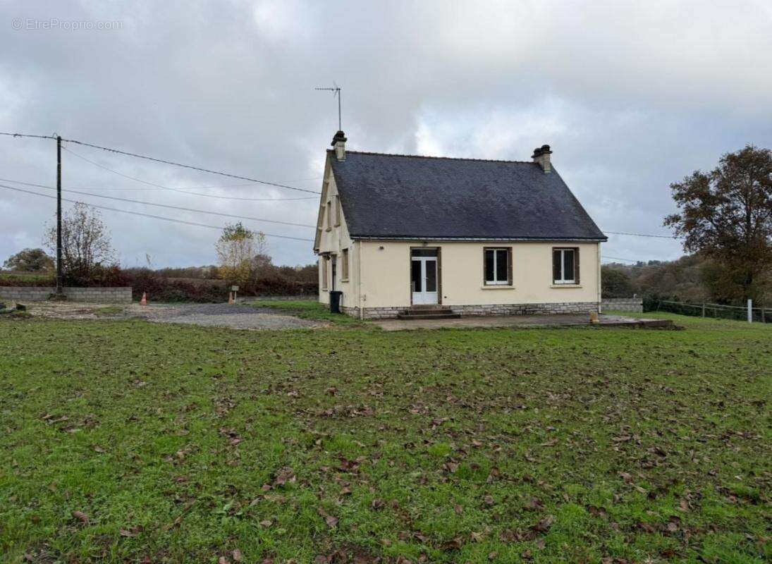 Maison à MOLAC