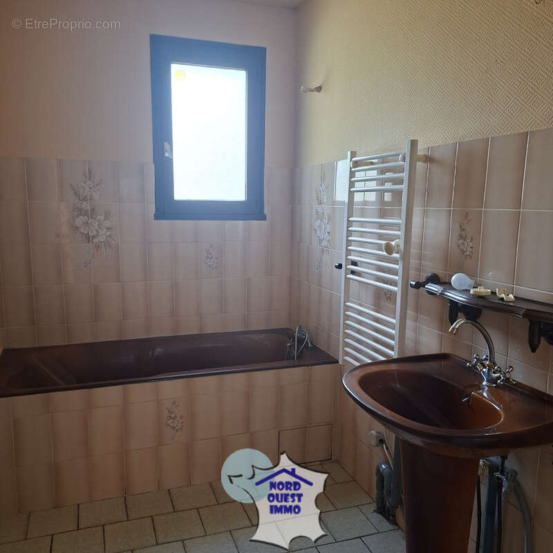Maison avec grand terrain, dépendance et verger - photo 8