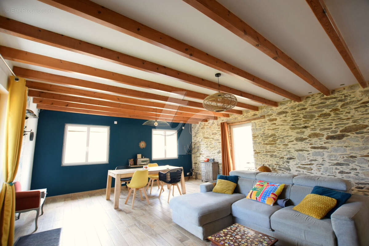 Maison 134 m² à Notre-Dame-Des-Landes  - photo 2