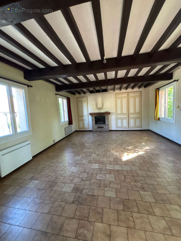 Maison à LONGUEVILLETTE