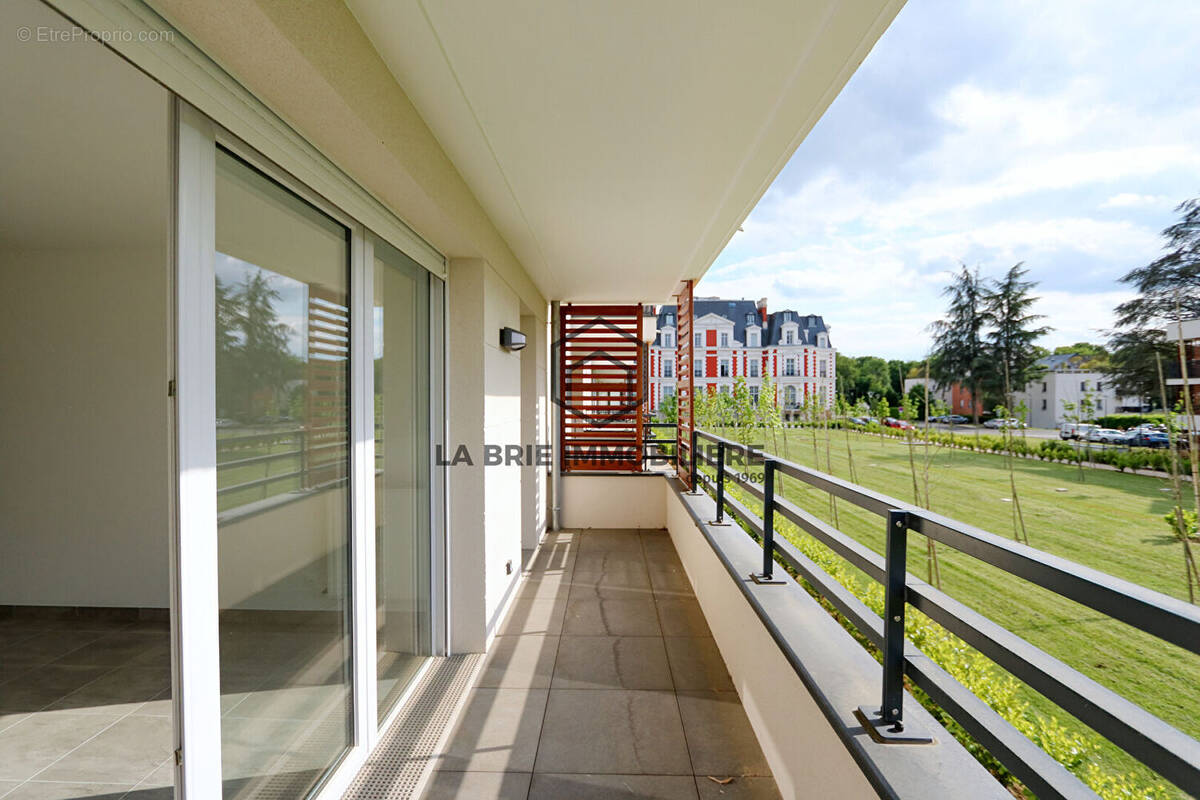 Appartement à EMERAINVILLE