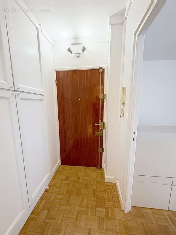 - 92100 boulogne billancourt - metro marcel sembat - studio en parfait etat - balcon - 2eme etage avec ascenseur - cave - - photo 9