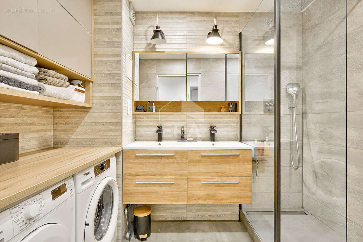 Appartement à LEVALLOIS-PERRET