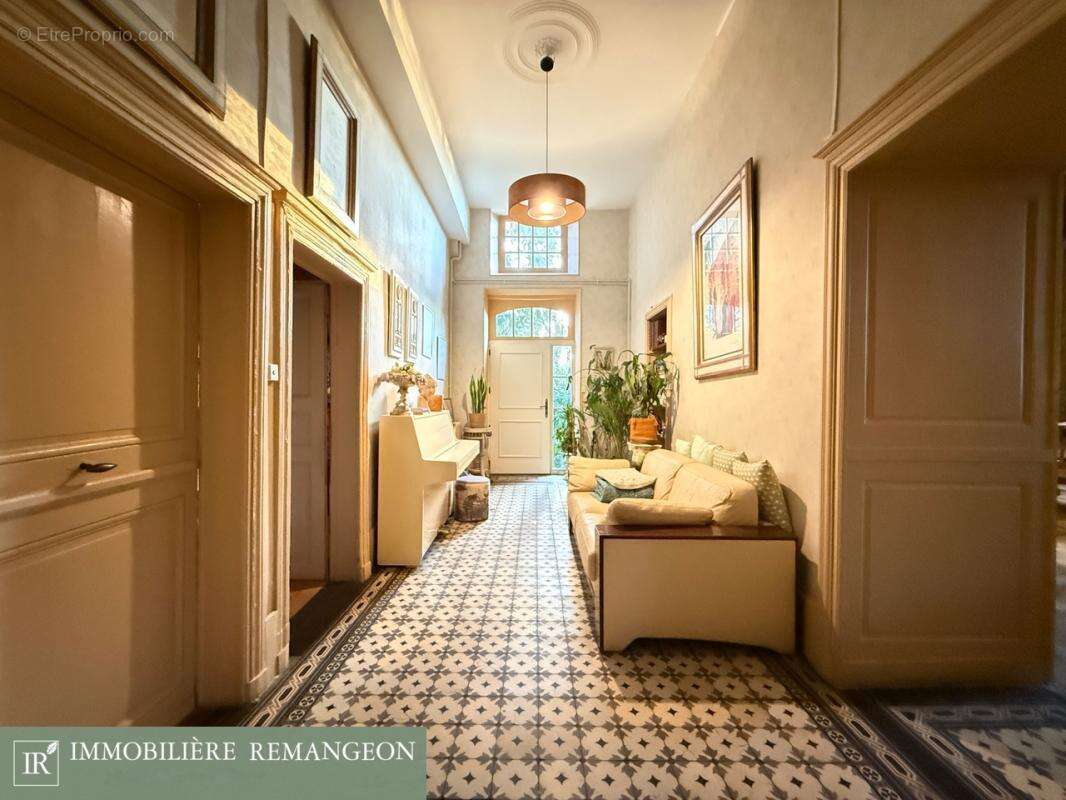 Maison à MEHUN-SUR-YEVRE