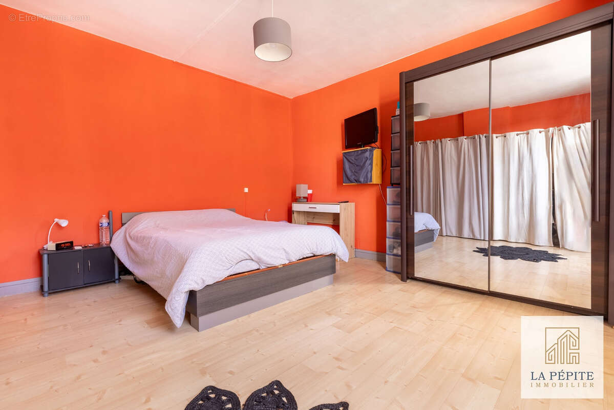 Maison familiale 131 m2 - 4 chambres - Jardin - DPE C - Saint-Amand-les-Eaux - photo 13