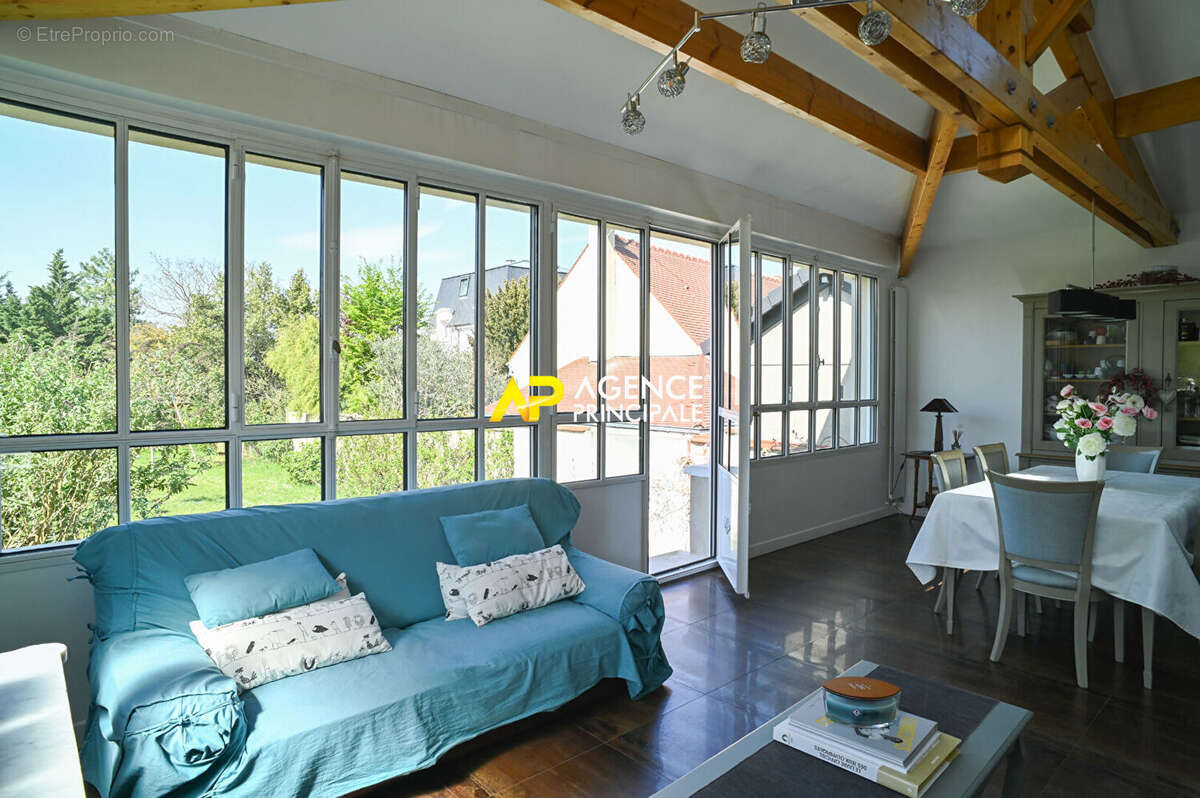 Maison à SARTROUVILLE