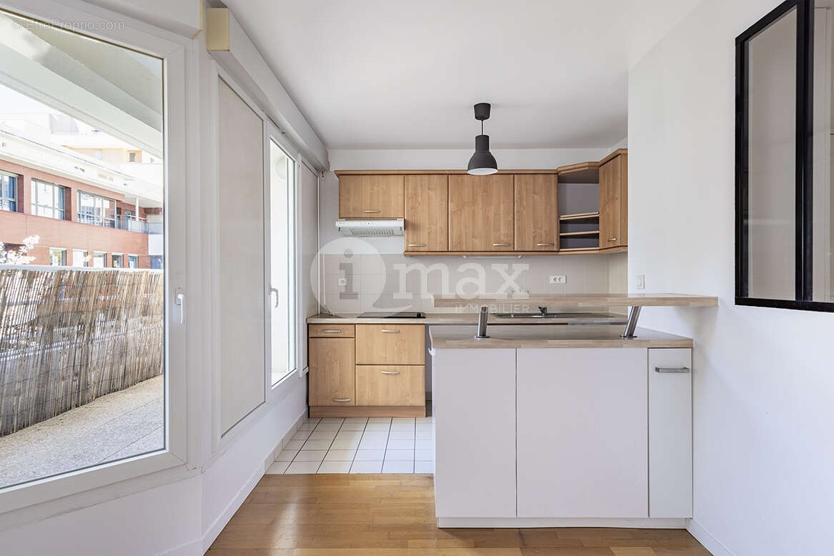 Appartement à COURBEVOIE