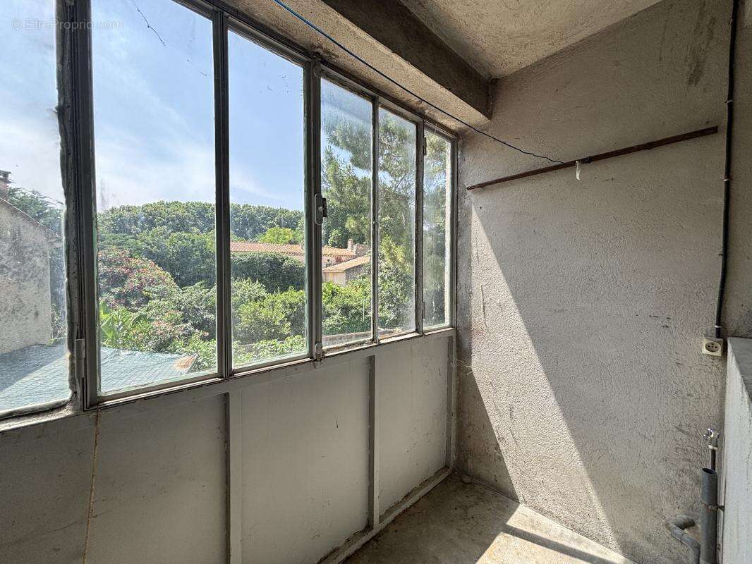 Commerce à RODILHAN