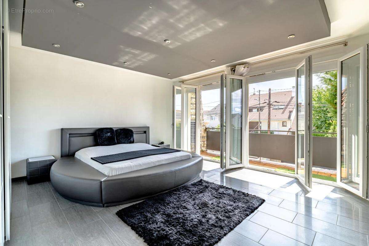 Maison à PARAY-VIEILLE-POSTE