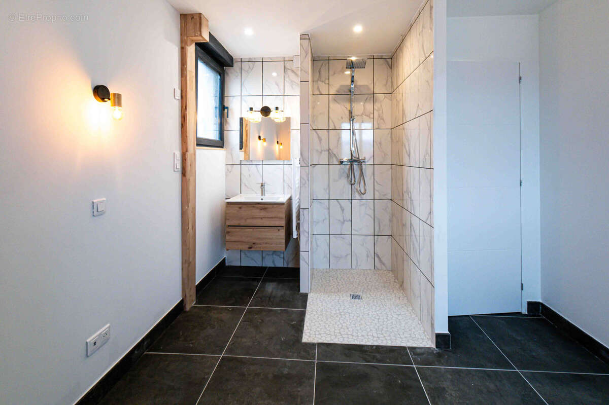 Appartement à LABERGEMENT-SAINTE-MARIE