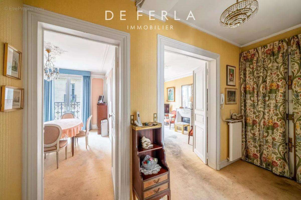 Appartement à PARIS-7E