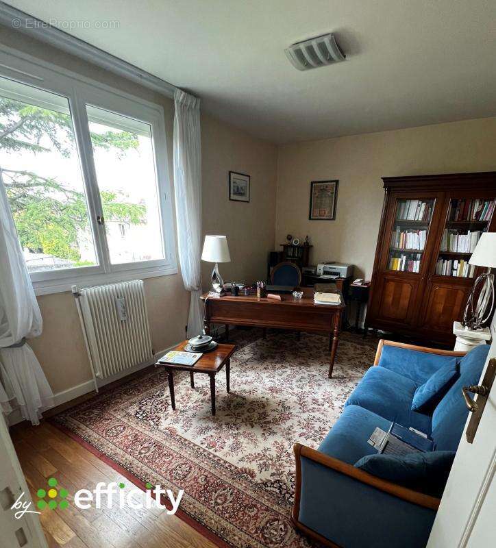 Appartement à MEYZIEU