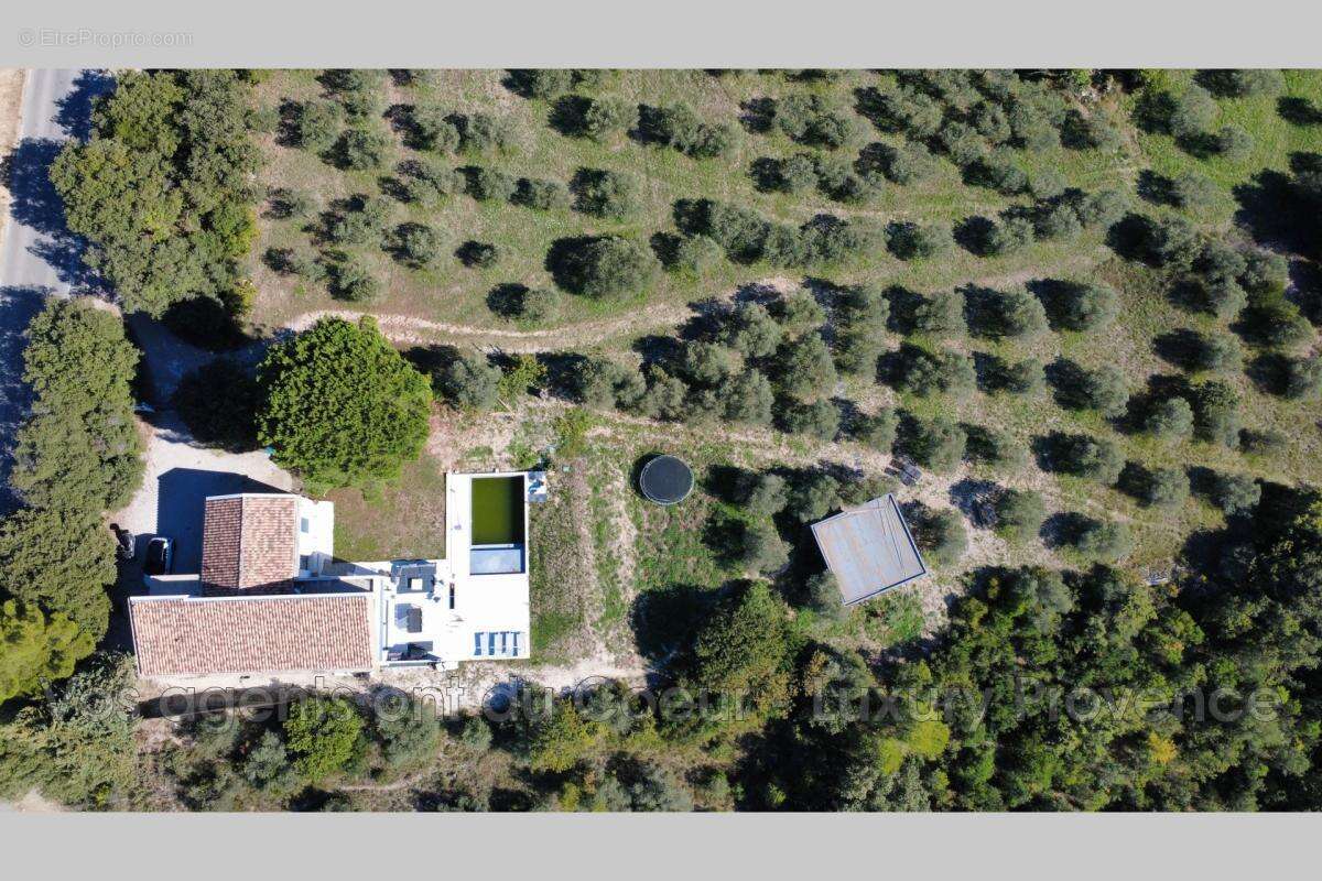 Maison à VAUVENARGUES