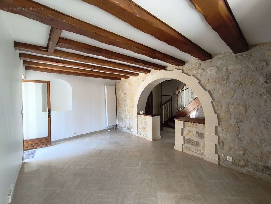 Maison 64 m² à Nesles-La-Vallee  - photo 3