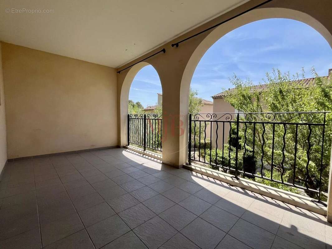 Appartement à MALLEMORT
