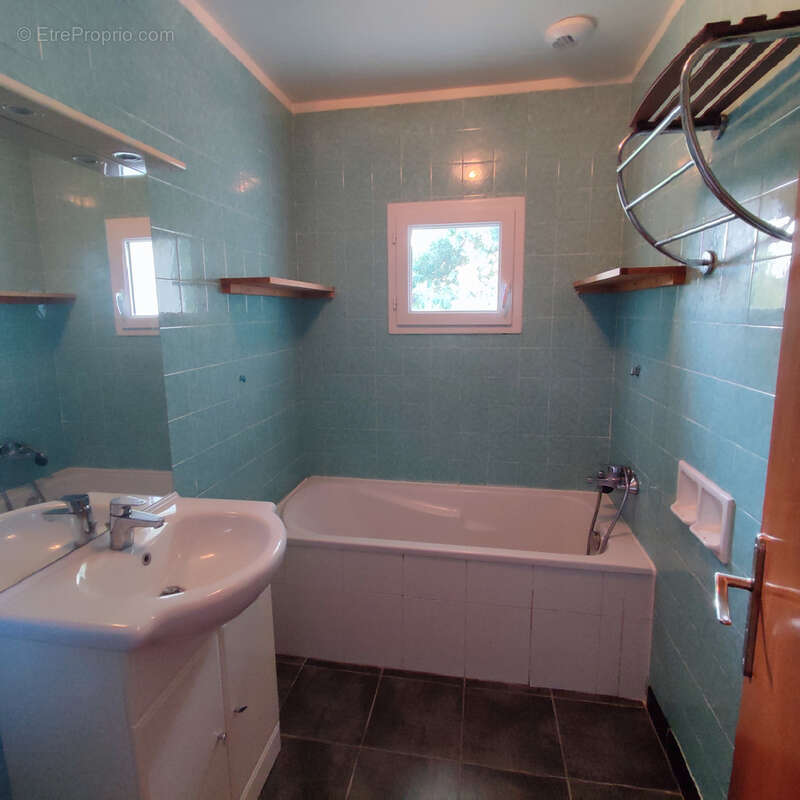 Maison à BRIZAMBOURG