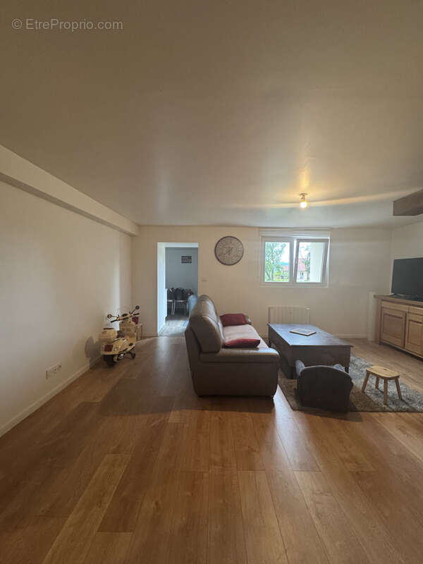 Appartement à EVETTE-SALBERT