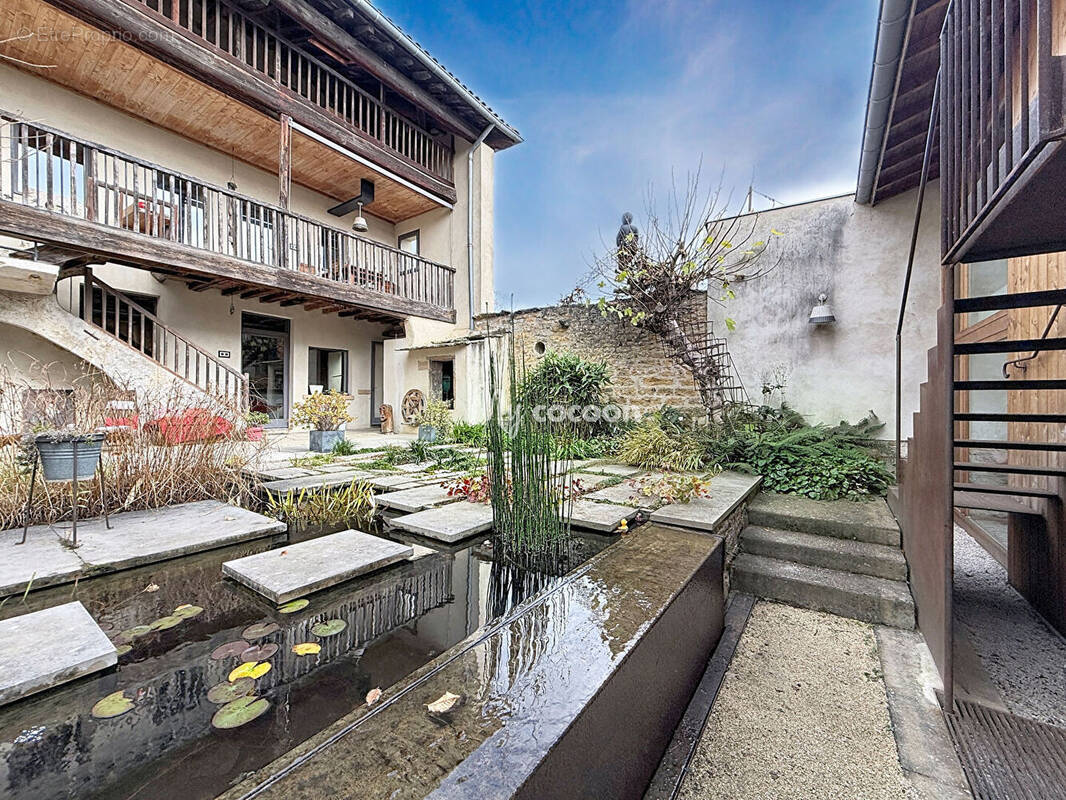 Maison à SAINT-CYR-AU-MONT-D&#039;OR