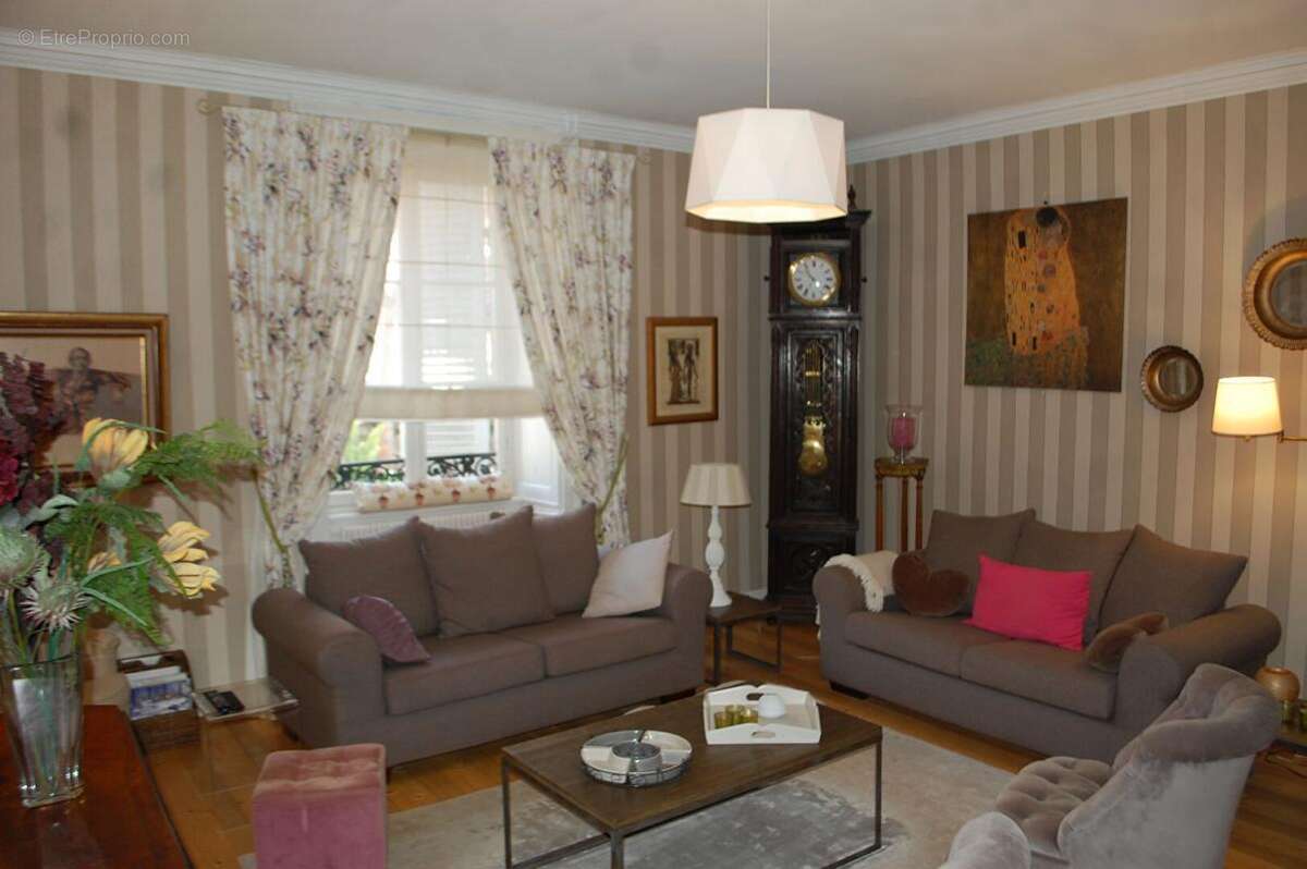 Maison à DAMPIERRE-SUR-SALON