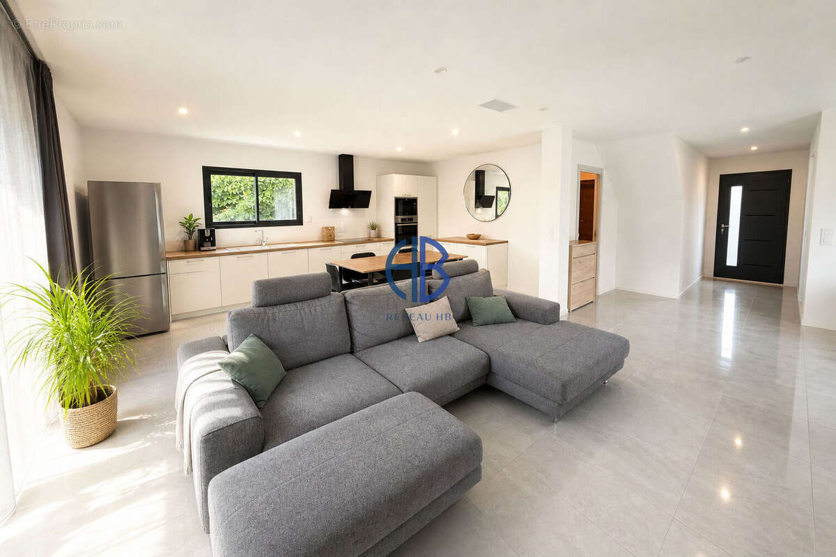 Maison Saint Quentin Fallavier 5 pièce(s) 110 m2 - photo 3