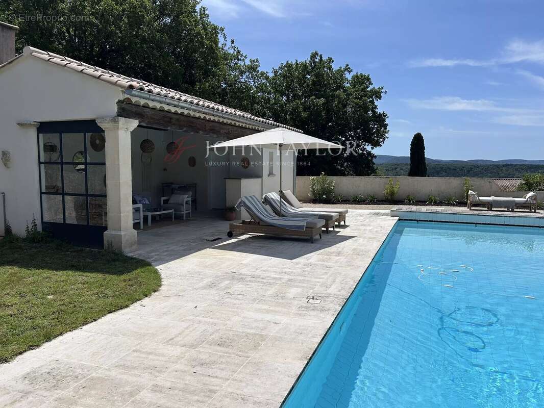 Maison à MONTELIMAR