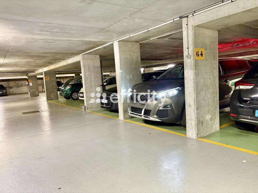 Appartement à COURBEVOIE