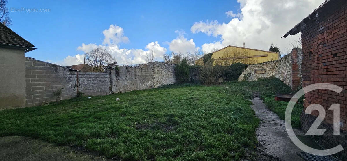 Maison à BEAUVILLIERS