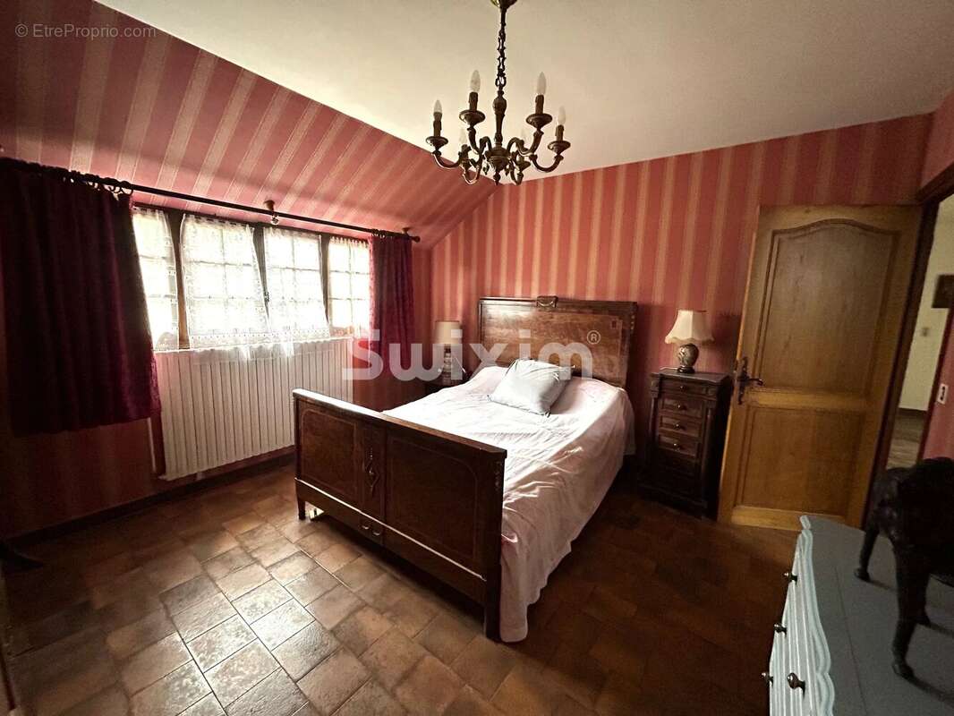 Maison à JOUX-LA-VILLE