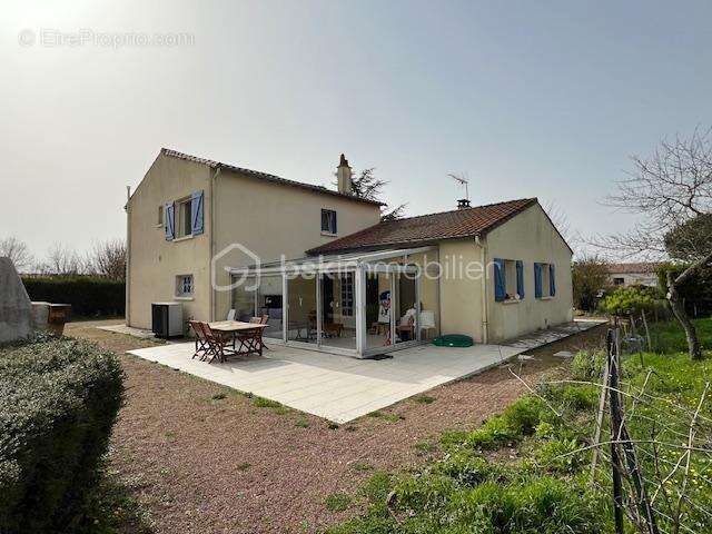 Pavillon 120 m² à Fors - photo 2