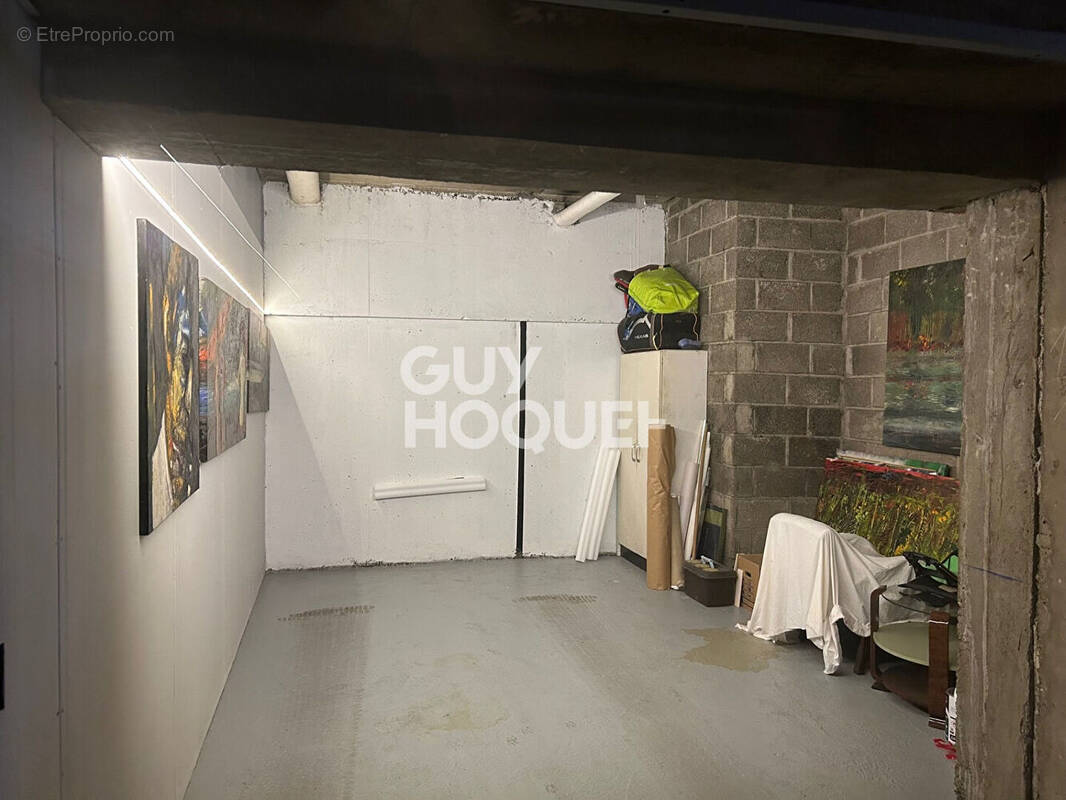 Parking à PARIS-12E