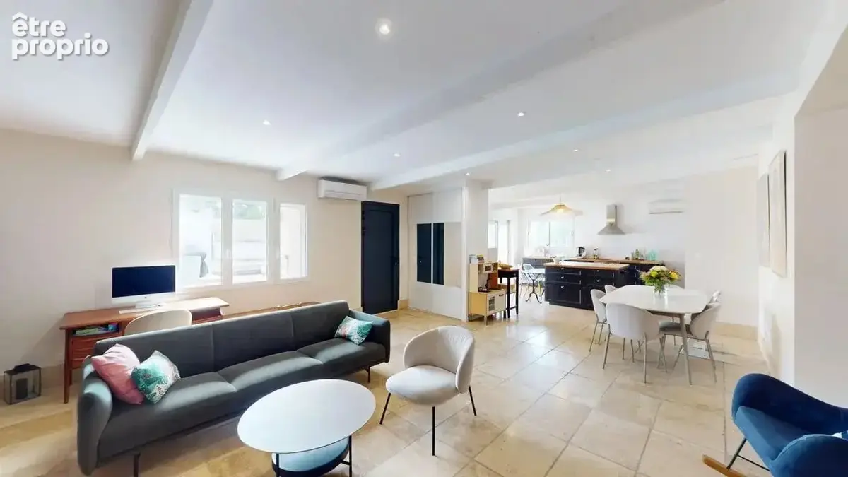Martigues – Propriété de charme rénovée avec 2 maisons, grand jardin et dépendance - photo 6