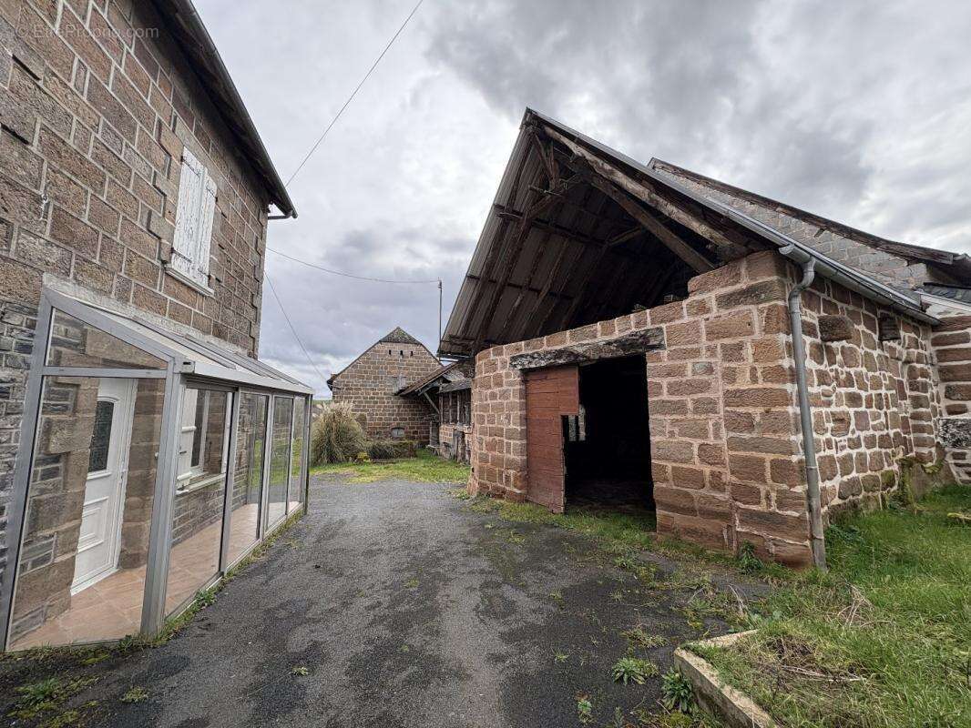Maison à SAINT-AULAIRE