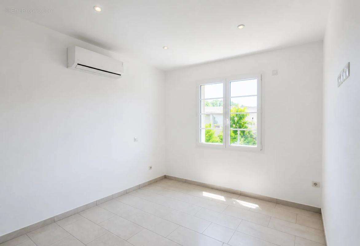 Maison de 5 pièces de 138 m² à La Croix-Blanche - photo 10