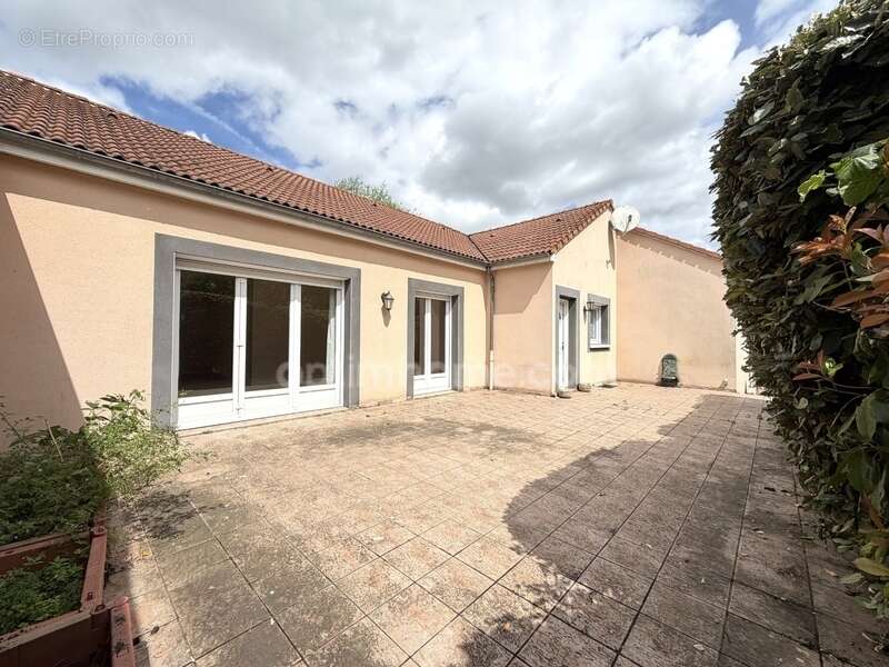 Maison à JOZE
