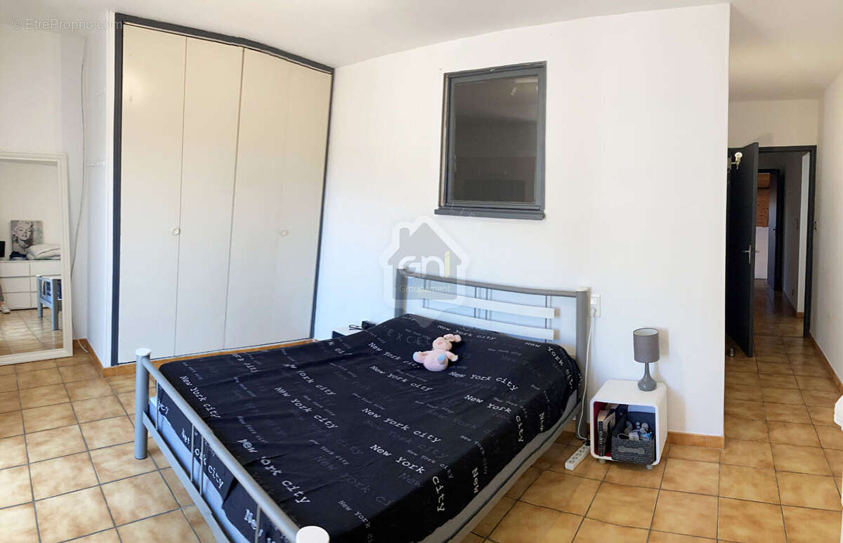 Appartement à PERNES-LES-FONTAINES