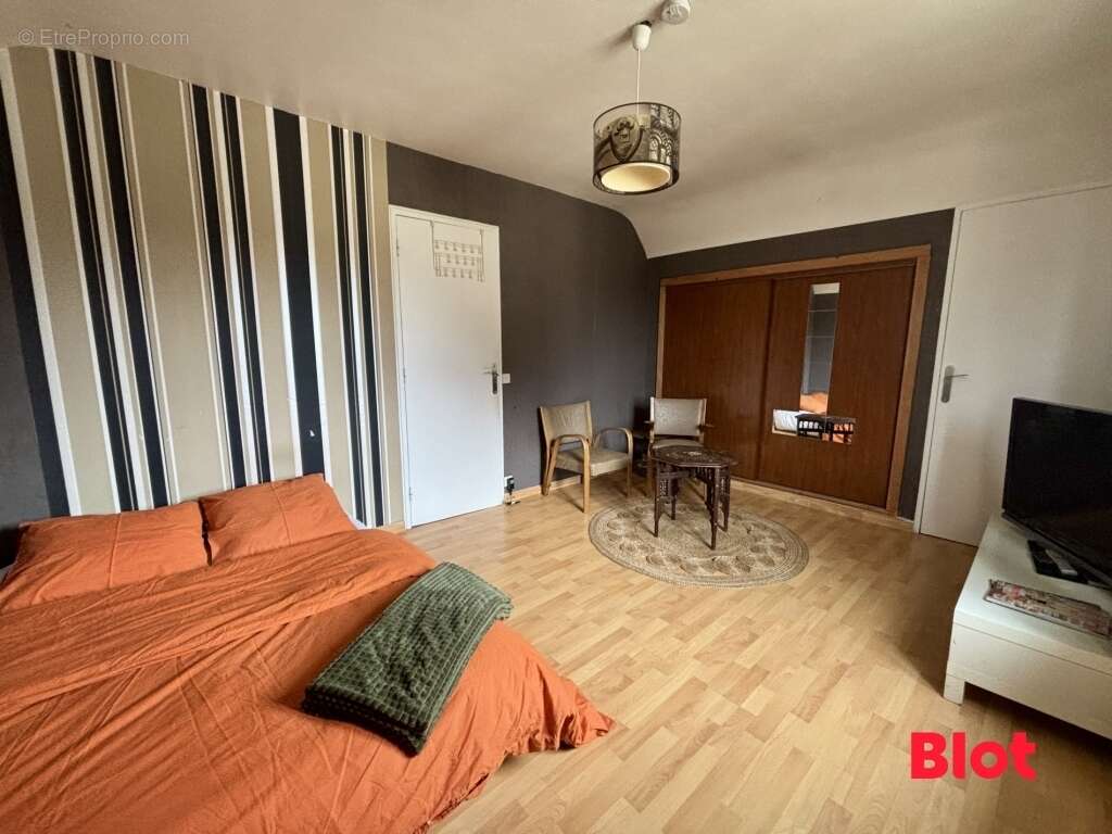 Maison à CHARTRES-DE-BRETAGNE