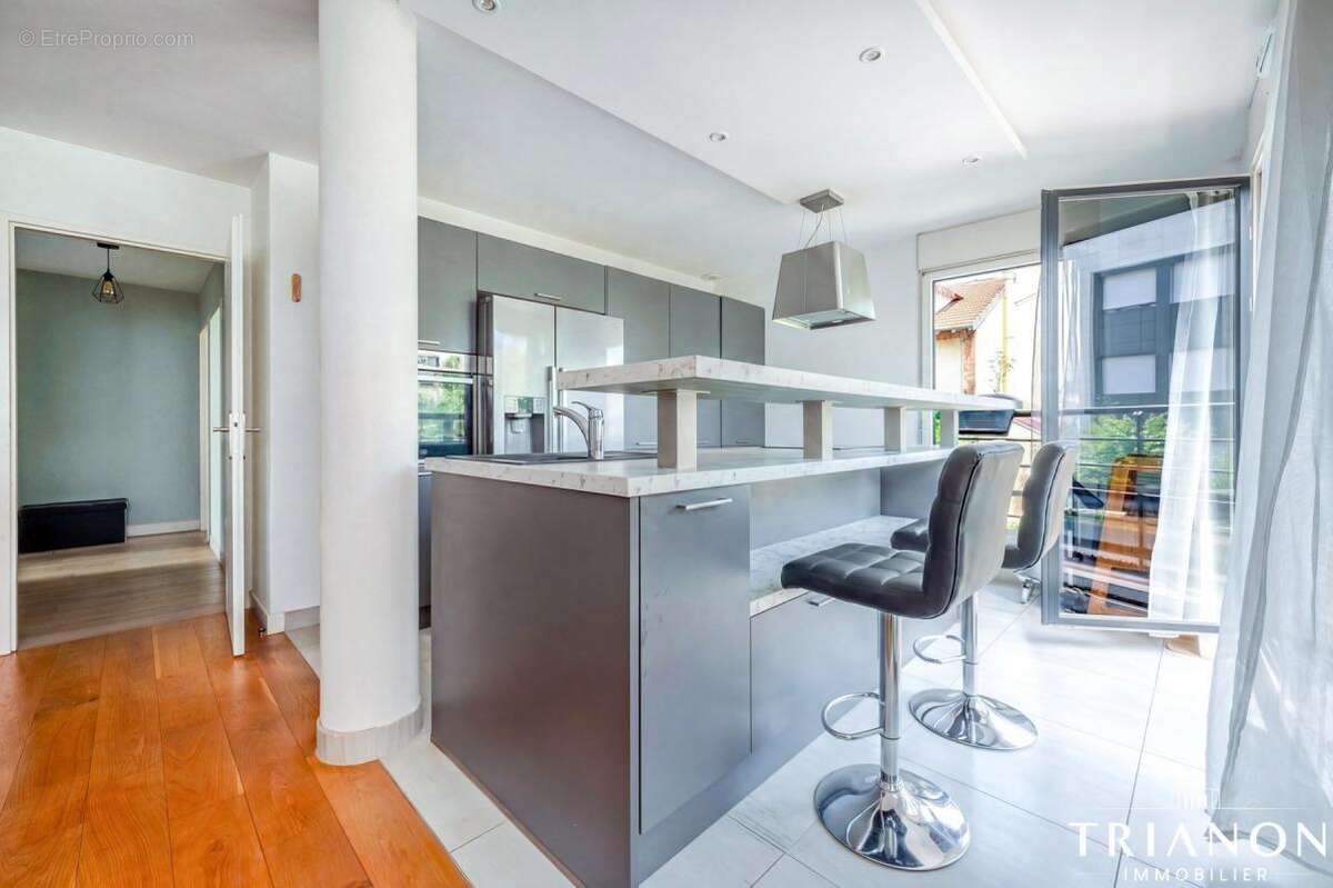 Appartement à SURESNES