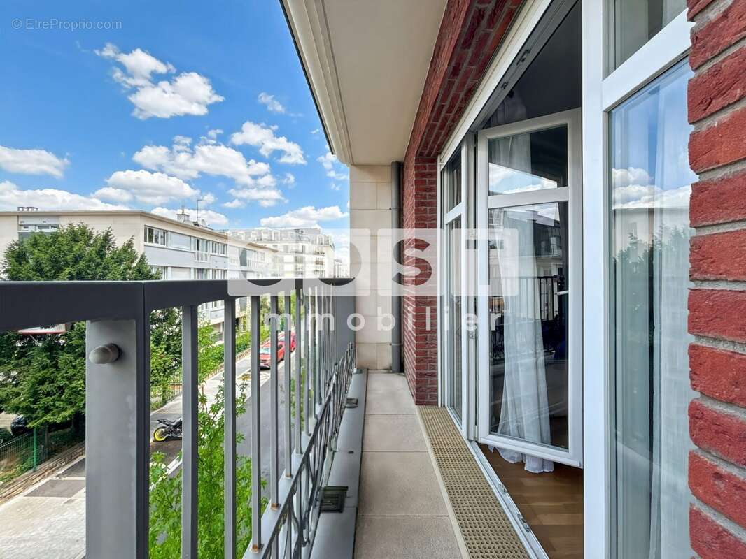 Appartement à LA GARENNE-COLOMBES