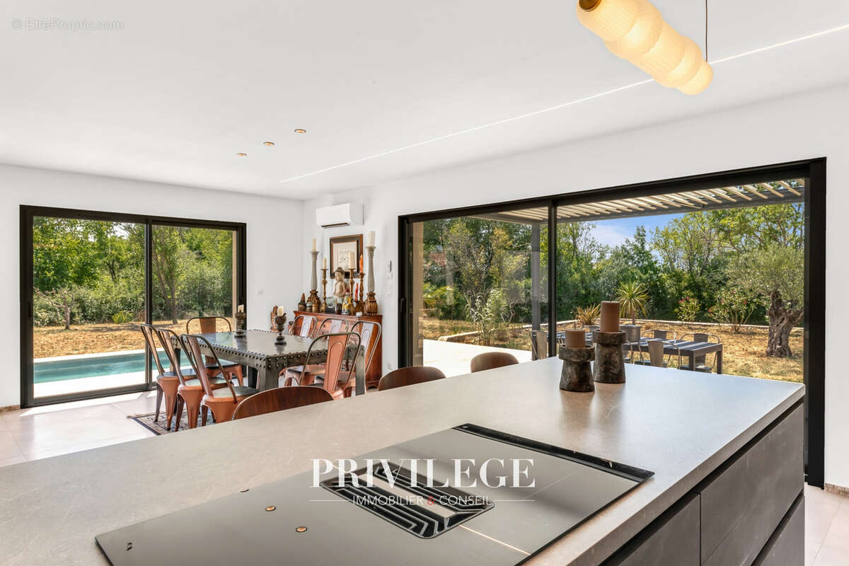 Aups — Exclusivité — Maison neuve avec piscine, prestations soignées et potentiel d’évolution - photo 10