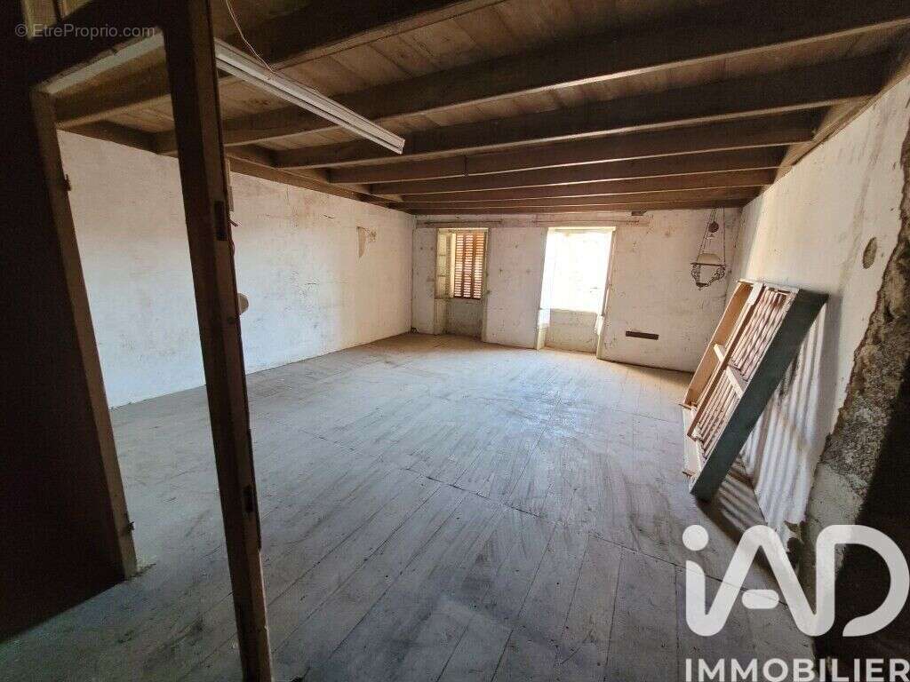 Maison 175 m² à Saint-Lin  - photo 9