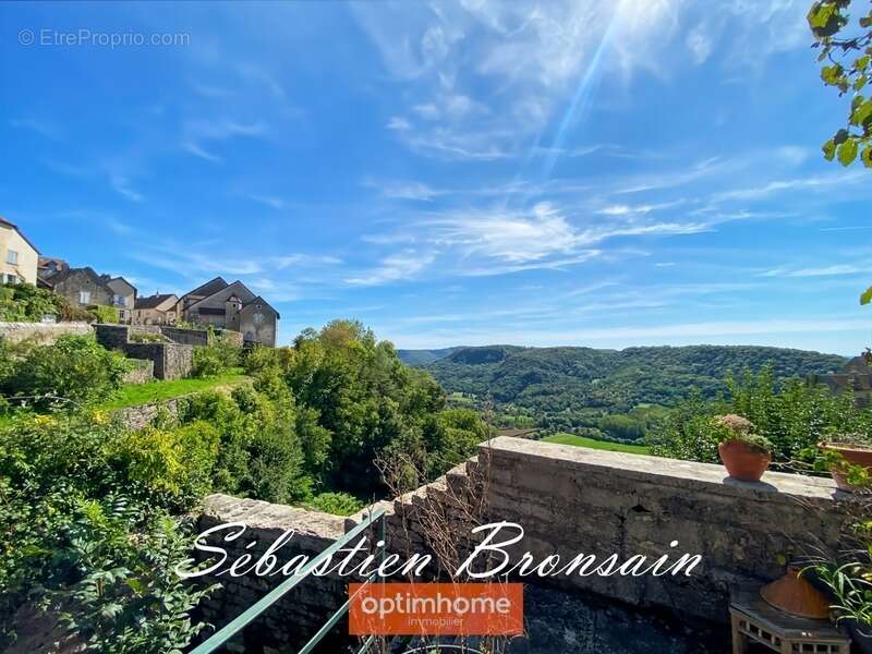 Maison à CHATEAU-CHALON