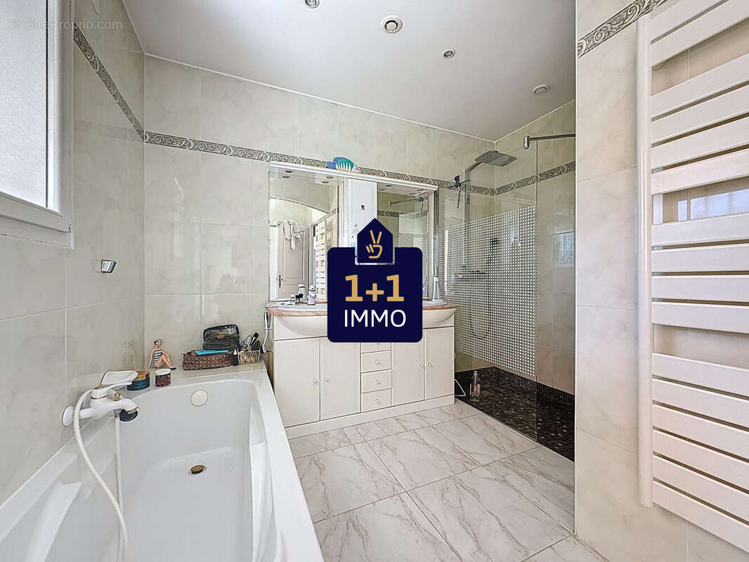 Maison à ROQUEBRUNE-SUR-ARGENS