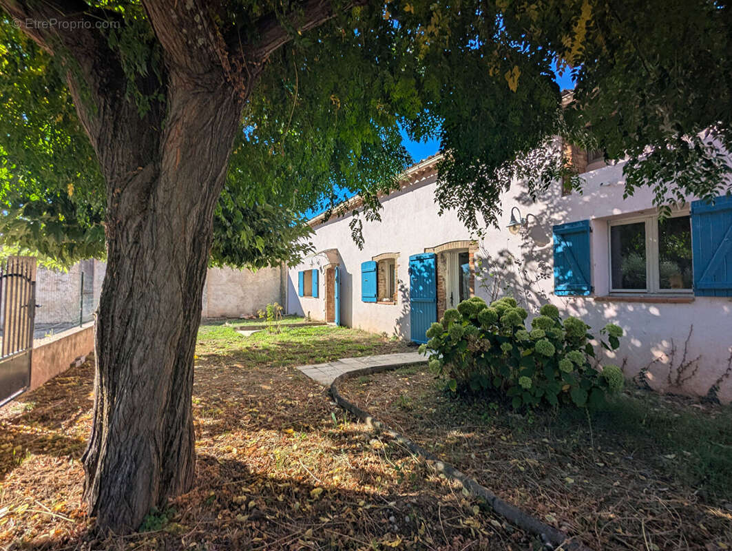 Appartement à SALERNES